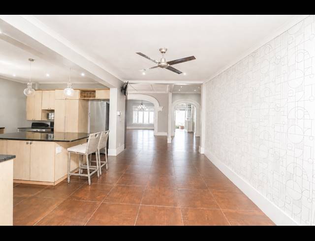 4 BEDROOM HOUSE FOR SALE IN ESSENWOOD